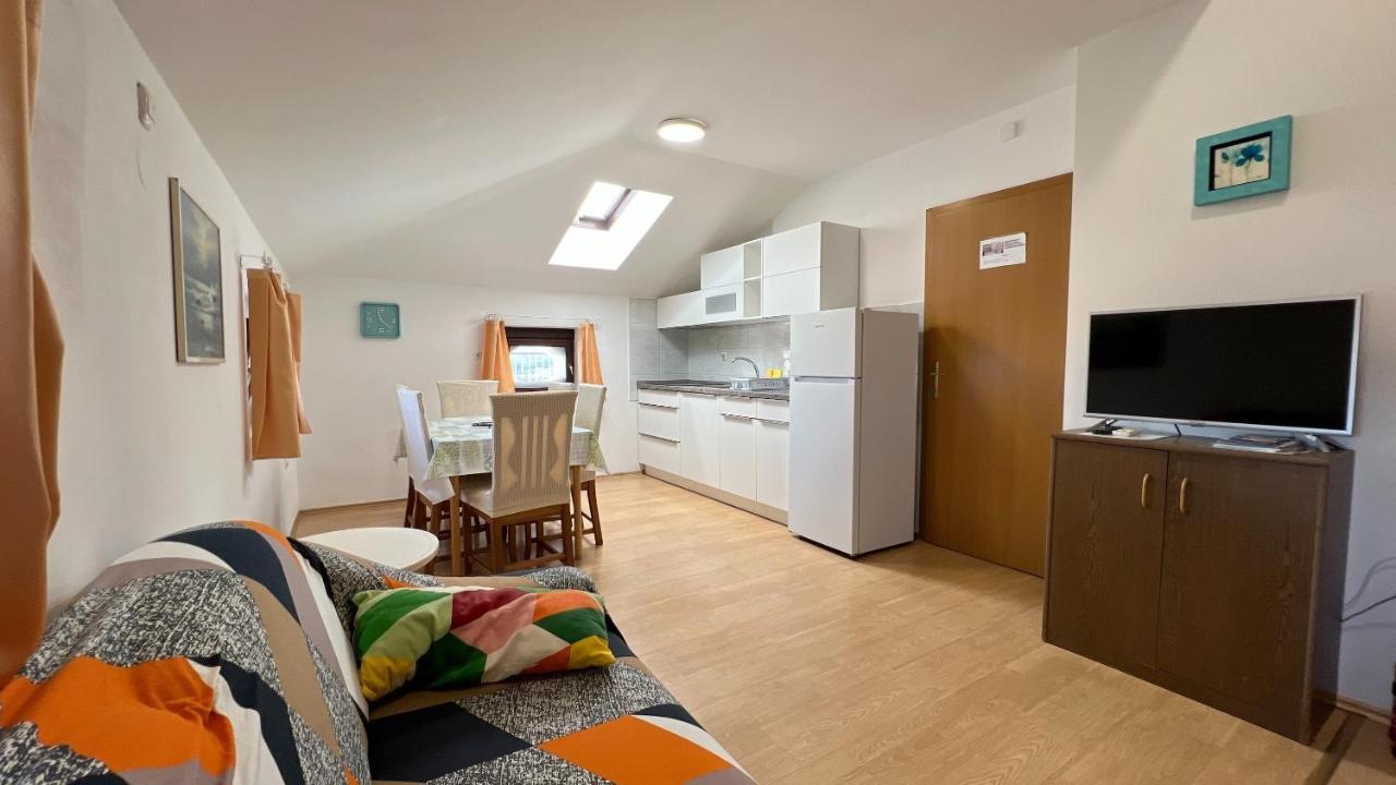 ❷⓿❷❸ Apartment Dolphin Ізола Екстер'єр фото